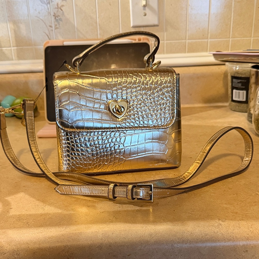 NWOT Sondra Roberts Gold Crocodile Crossbody Bag